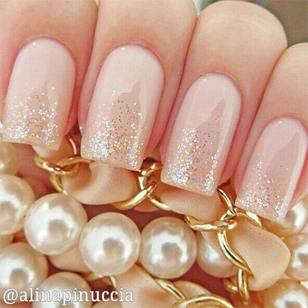 unhas douradas ano novo