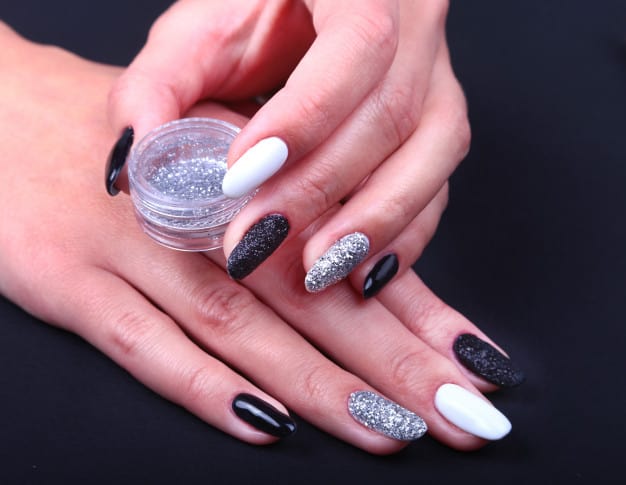 como lixar unhas postiças almond