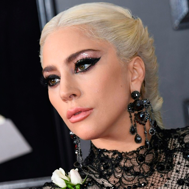 como usar a triclone skin tech foundation haus labs