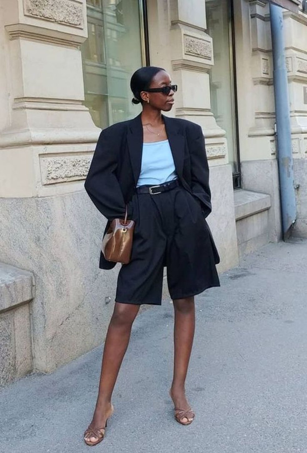 look bermuda preta feminina