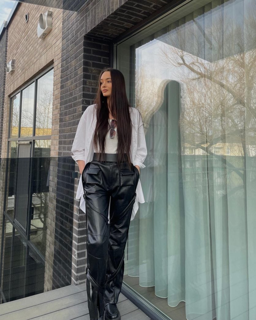calça courino oversized