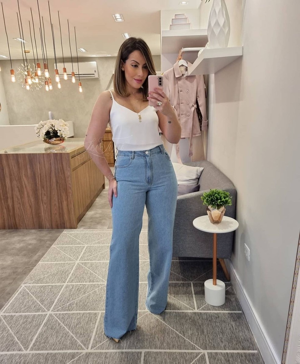 look com calça jeans pantalona