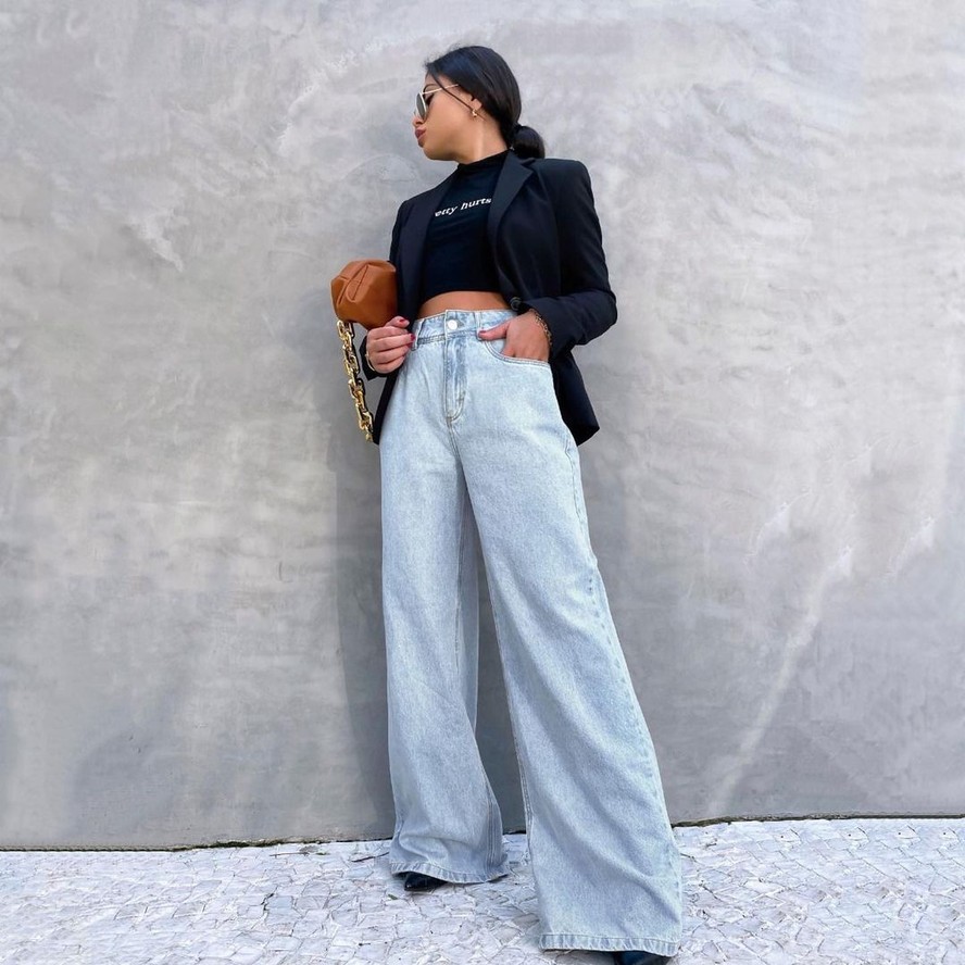 Calça wide leg com casaco longo