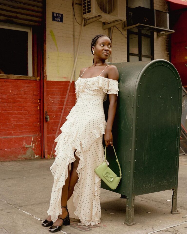 quanto custa um look esporte fino feminino completo