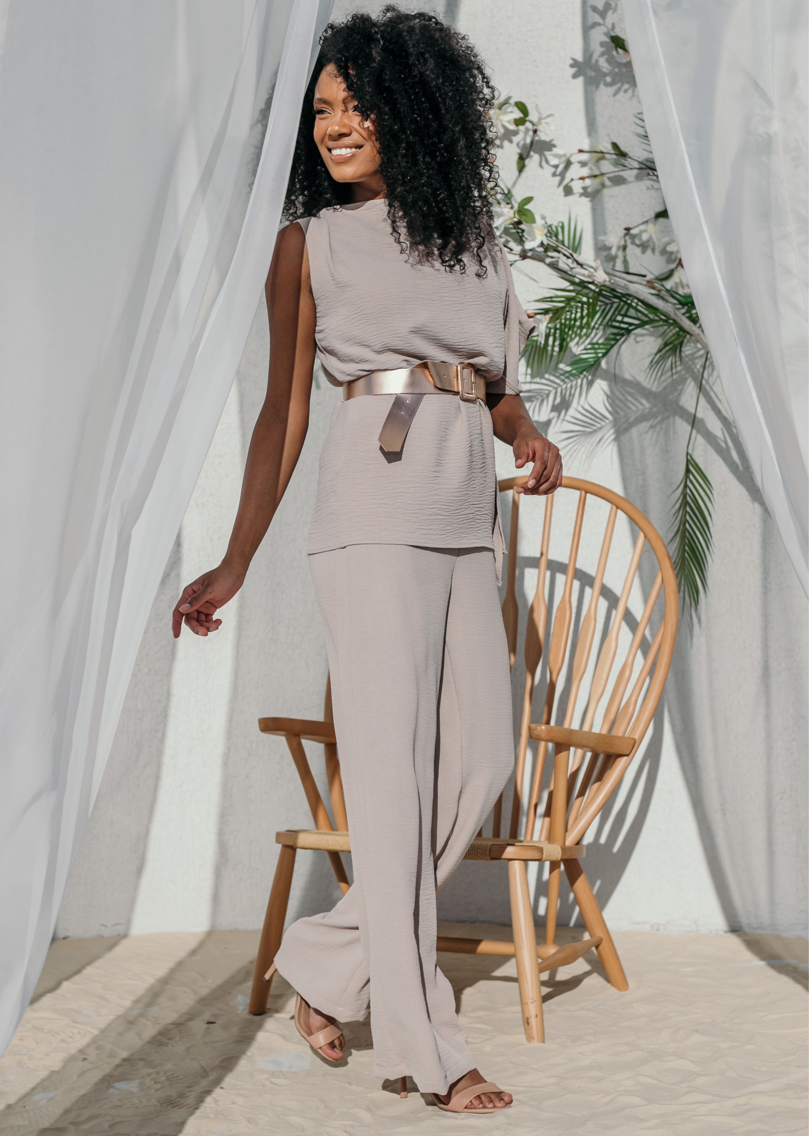look monocromático alonga a silhueta