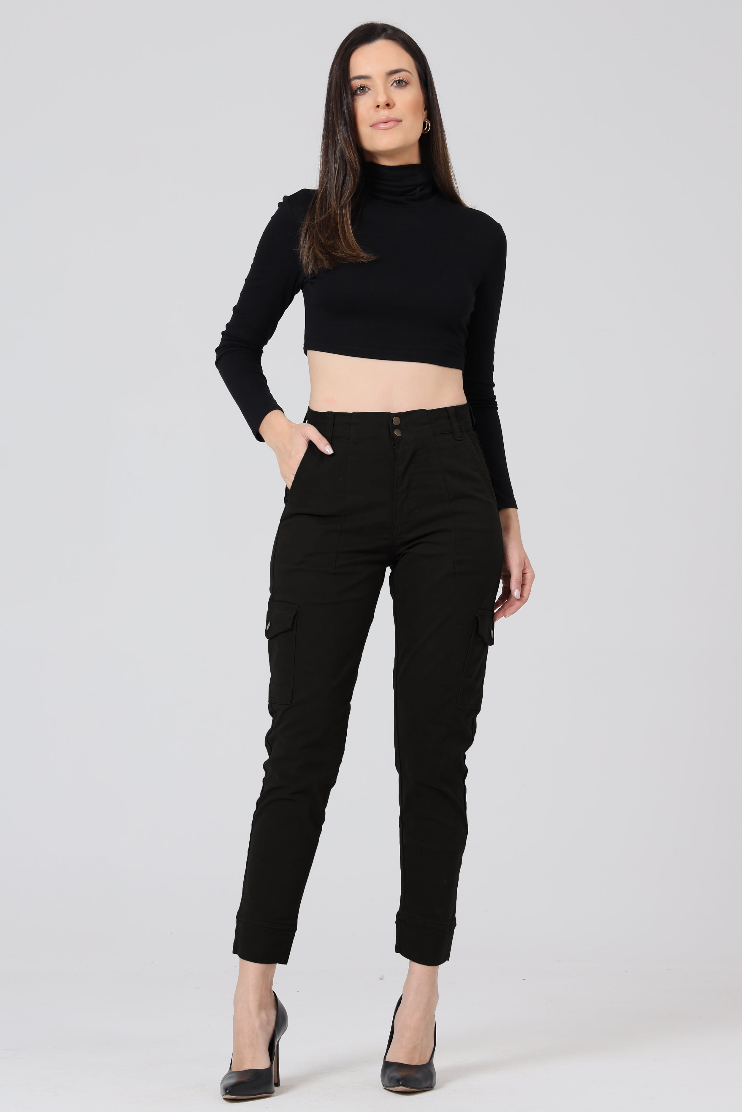 como usar calça cargo feminina preta