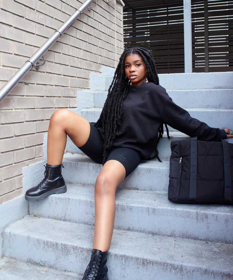 Meia-Calça e Coturno: A Combinação Ideal para o Inverno