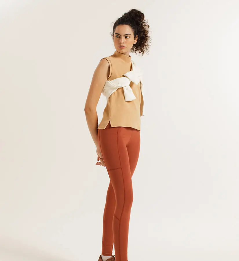 erros ao usar legging com camisa