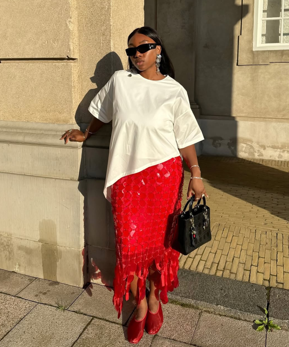 looks com saia vermelha midi