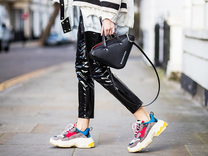 10 looks com tenis feminino para arrasar em qualquer ocasião