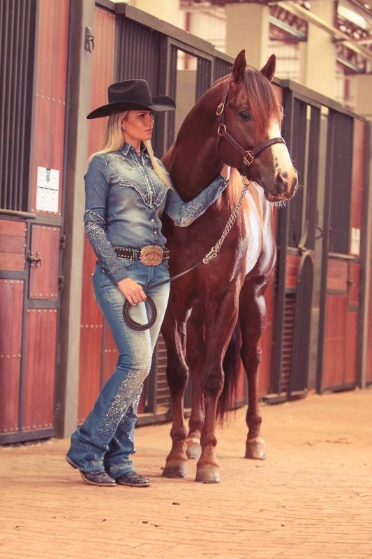 Looks para assistir corrida de cavalos ou polo