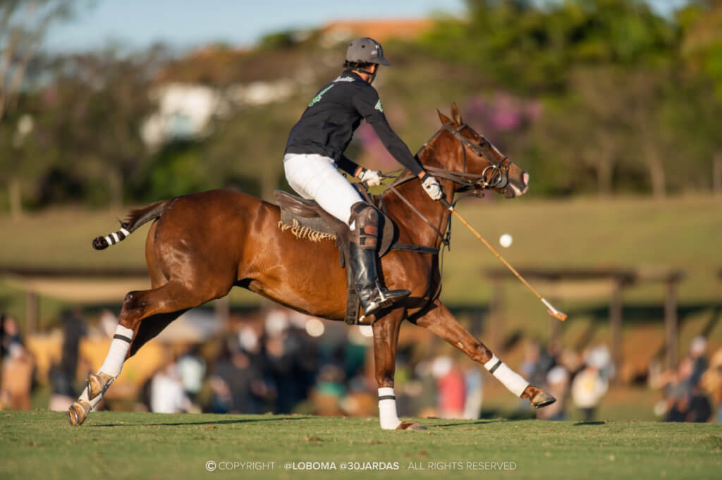 o que vestir para corrida de cavalos