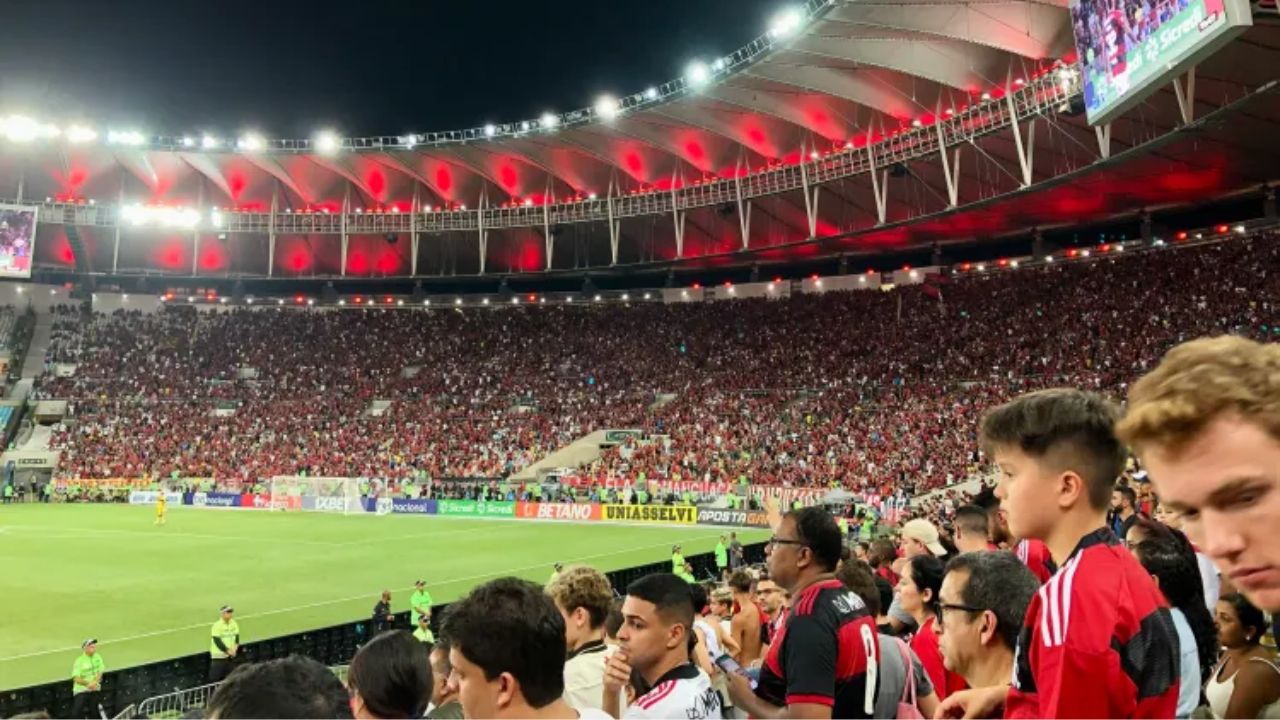 Looks para assistir jogo de futebol no estádio