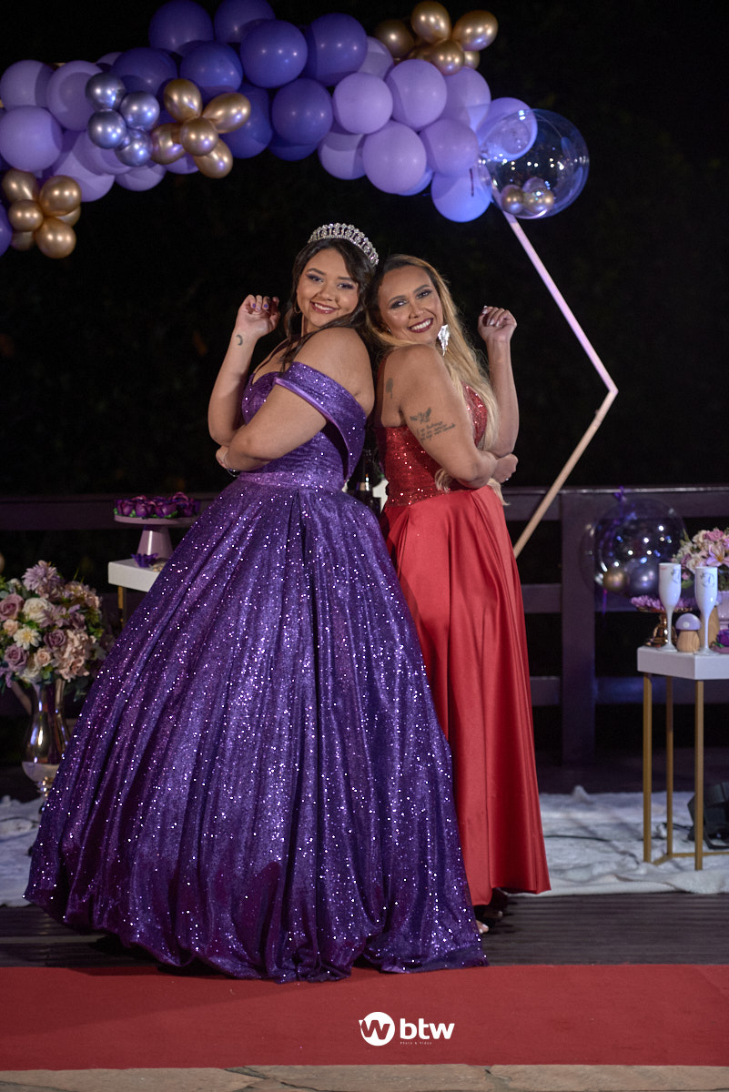 Os Melhores Tecidos e Cortes para Mães de Debutantes: Elegância e Conforto