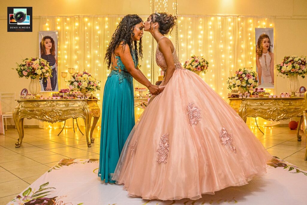 Guia Completo de Cores para o Vestido da Mãe da Debutante