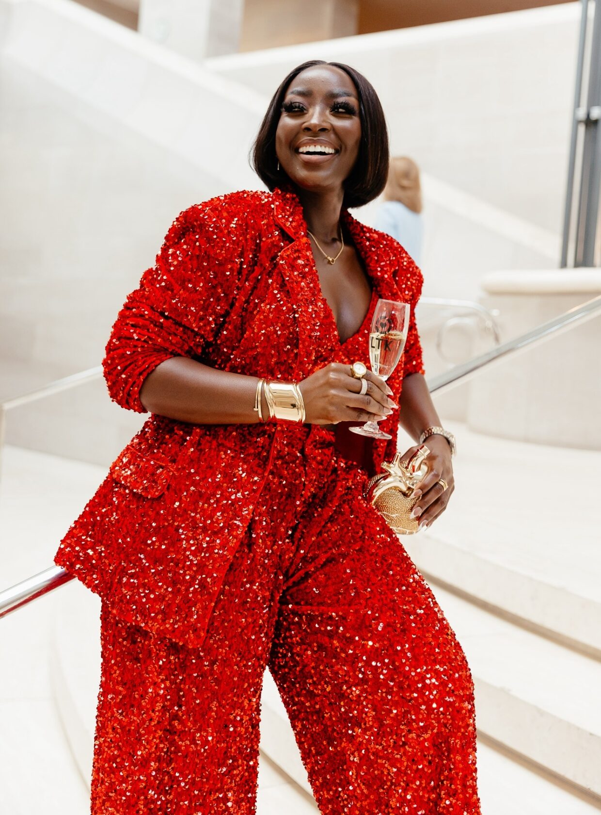 Looks para o Natal: vermelho, brilho e elegância