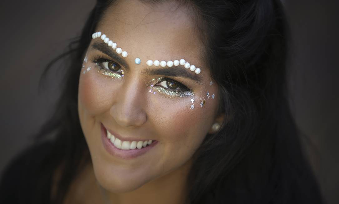 pedrinhas maquiagem carnaval nao caem