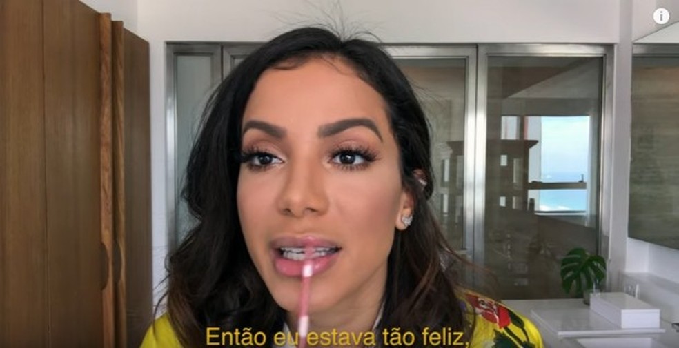 Maquiagem com pele viçosa