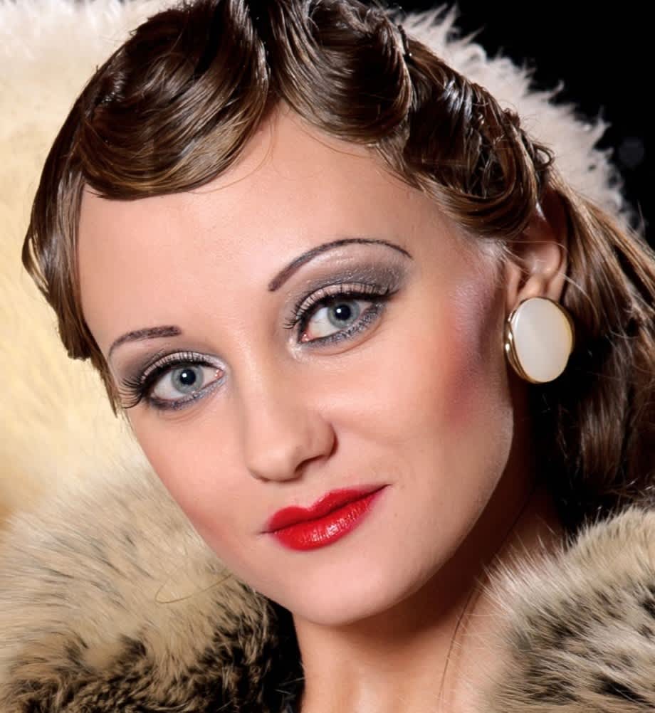 como fazer sombra azul cintilante anos 2000