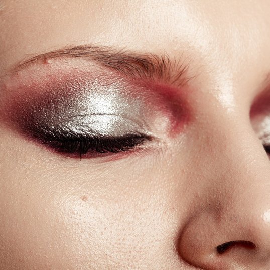 maquiagem anos 2000 vs maquiagem atual