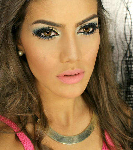 como nao borrar maquiagem azul dourado