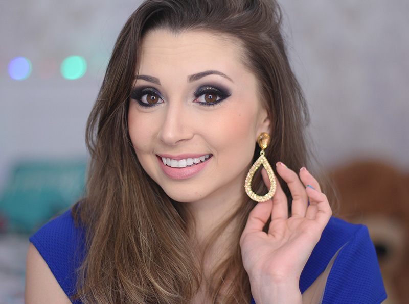 maquiagem azul marinho dourado cut crease