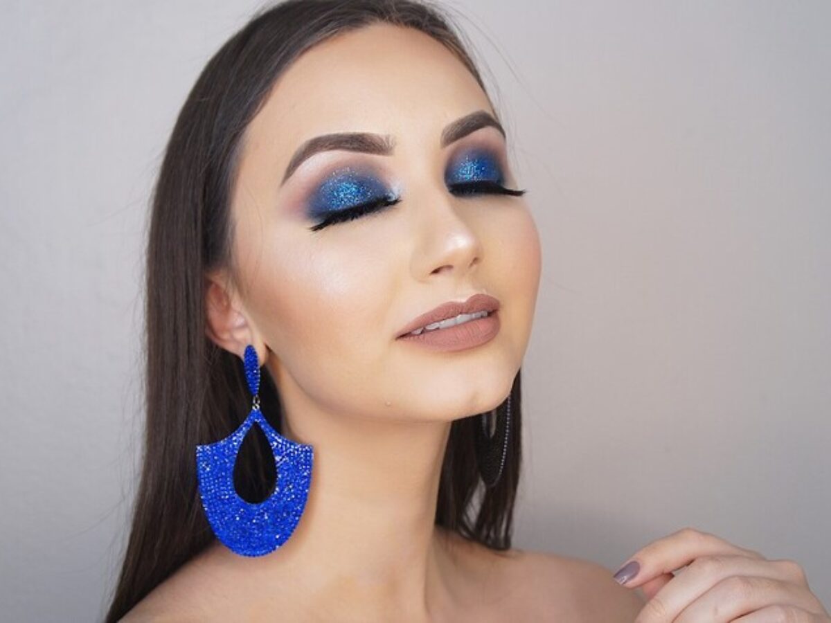 maquiagem azul com dourado