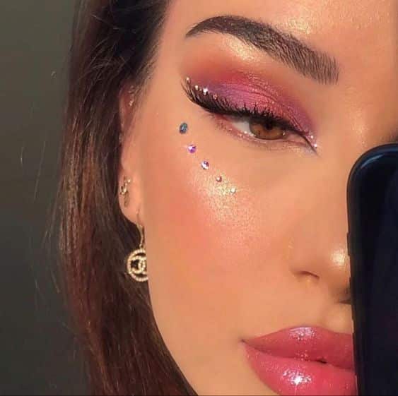 quanto custa fazer maquiagem com strass para o carnaval