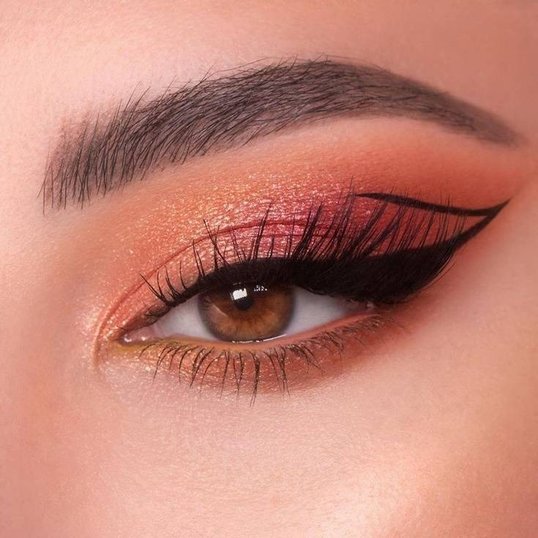 maquiagem com delineado simples