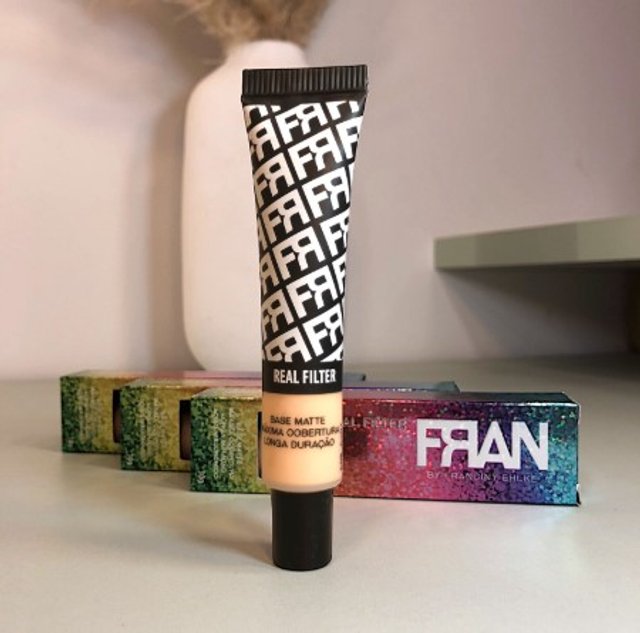 Delineador em Caneta Franciny Ehlke