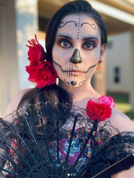 maquiagem de halloween bonita de caveira mexicana