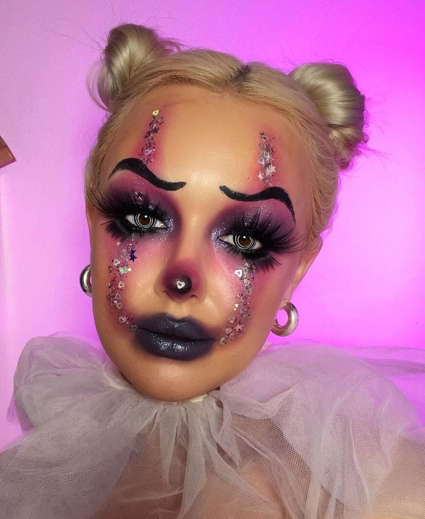 maquiagem de halloween bonita com glitter e iluminador