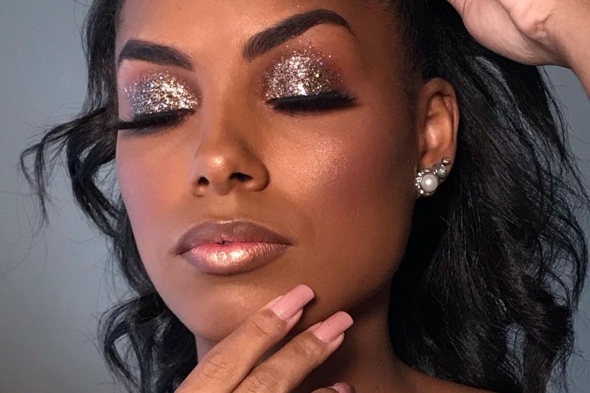 como fazer olho esfumado escuro para casamento