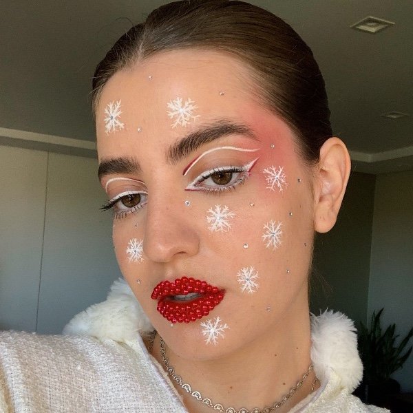 erros comuns ao fazer maquiagem de natal