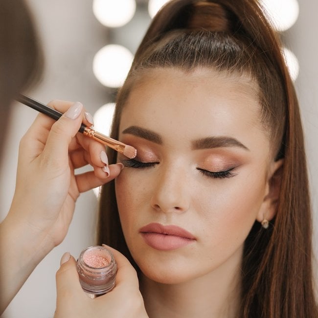 Maquiagem para festas de dia: leveza e durabilidade