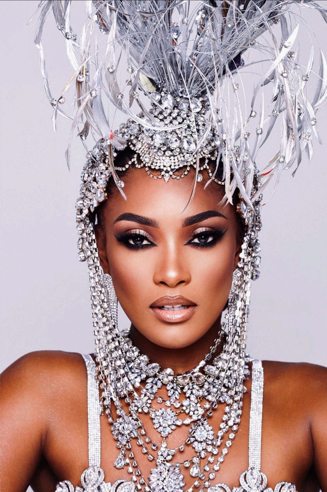 glitter prata maquiagem como nao cair no rosto