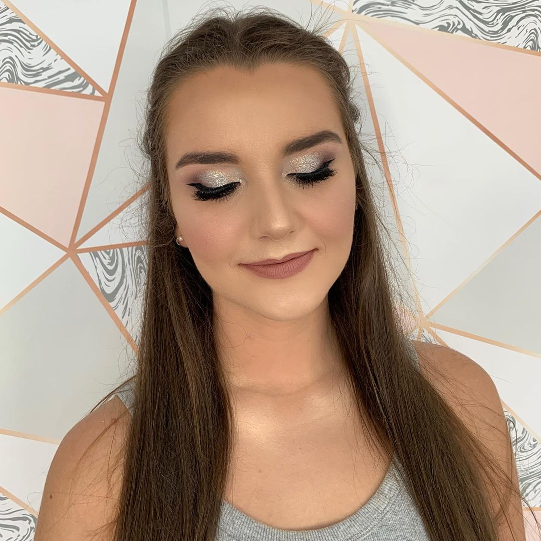 melhores ideias maquiagem prata glitter festas