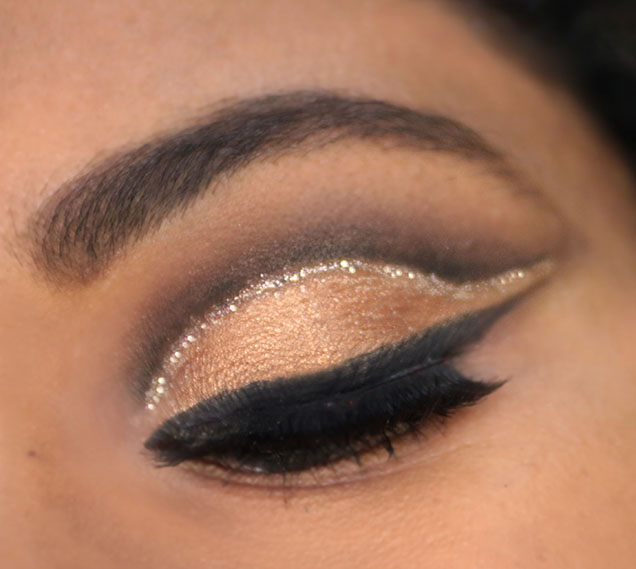 passo a passo smokey eye preto glitter dourado