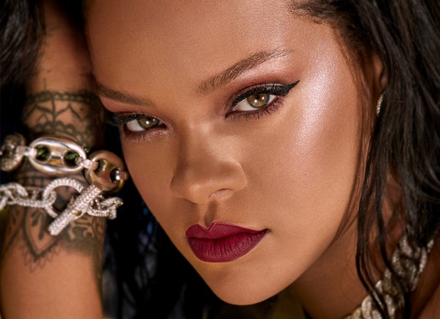 look Rihanna maquiagem