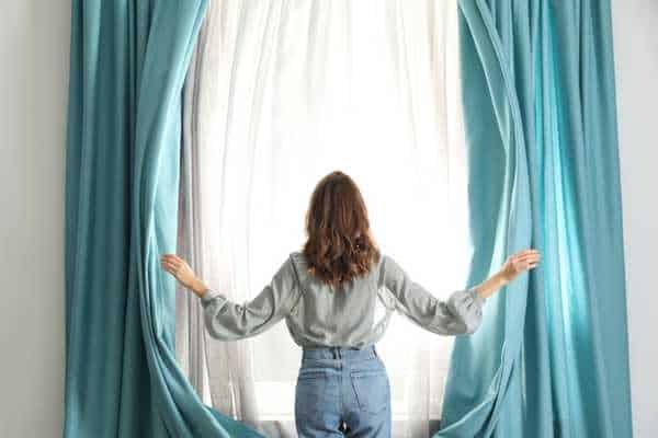 tipos de materiais de cortinas blackout