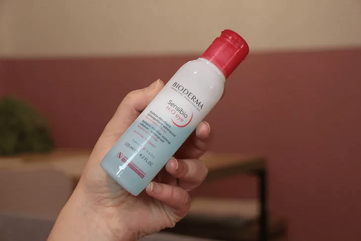 Os perigos de não remover a maquiagem corretamente