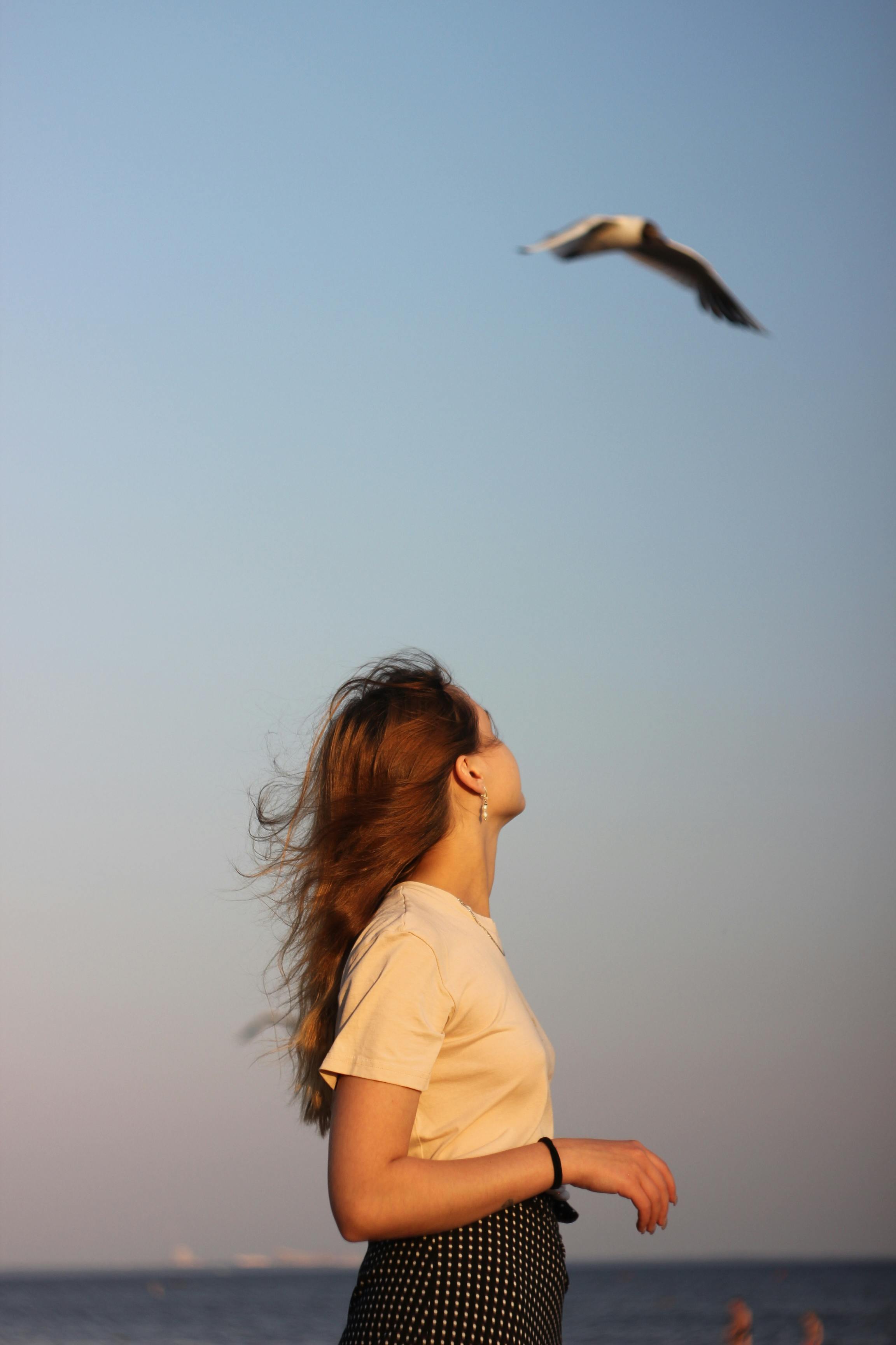 Como escolher o melhor binóculo para birdwatching feminino