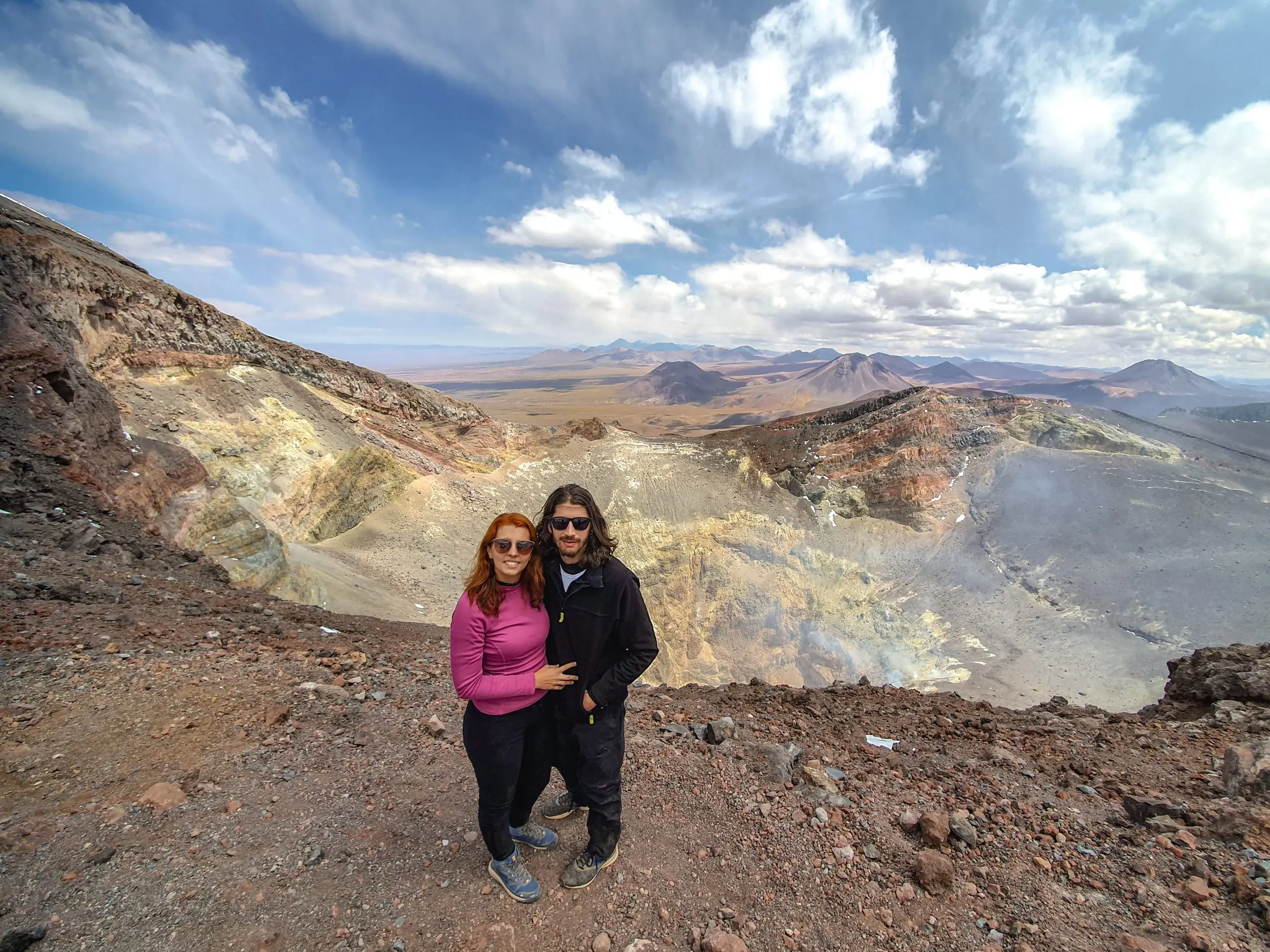 Melhores destinos para mulheres que amam trilhas de vulcão
