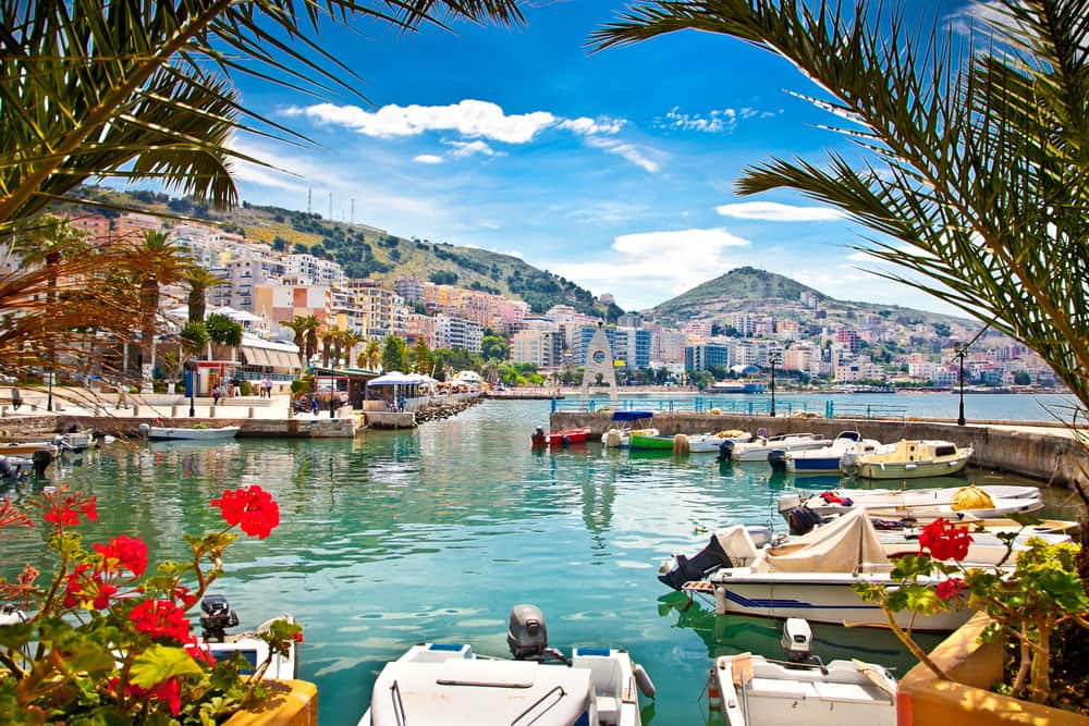 Como planejar uma viagem solo segura para a Albânia