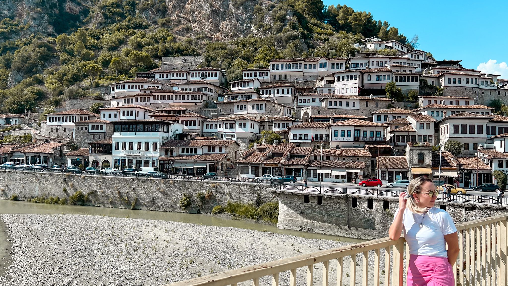 Como planejar uma viagem solo segura para a Albânia