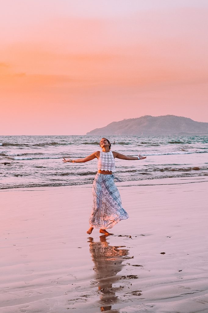 Transporte na Costa Rica: Shuttles Compartilhados vs. Ônibus Públicos para Mulheres Solo