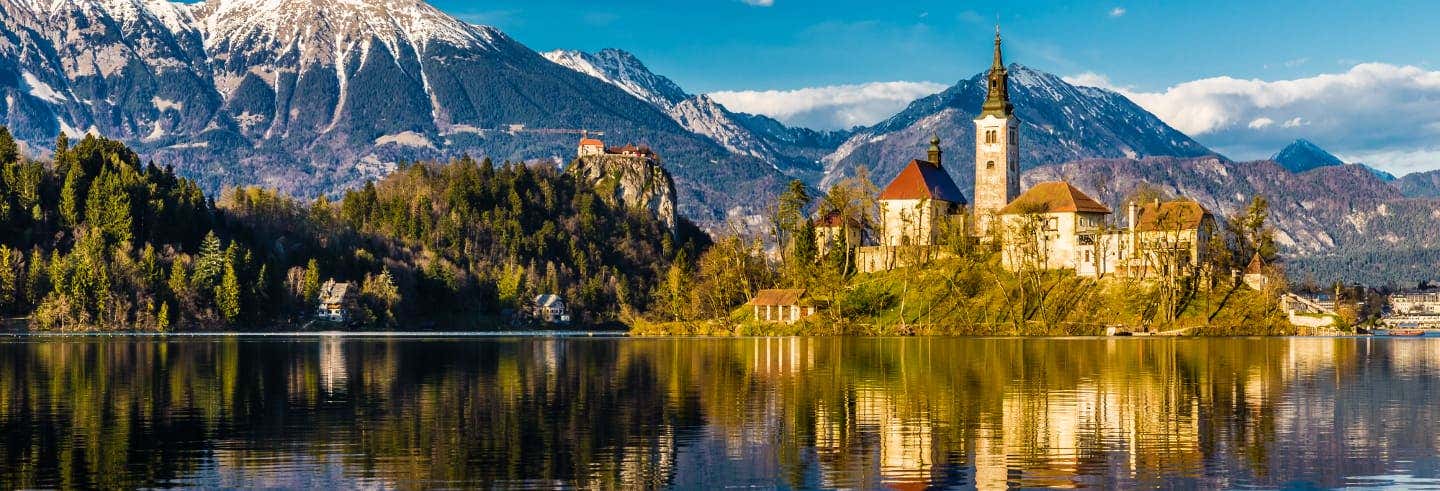 Explorando a natureza da Eslovênia: trilhas e lagos para viajantes solo