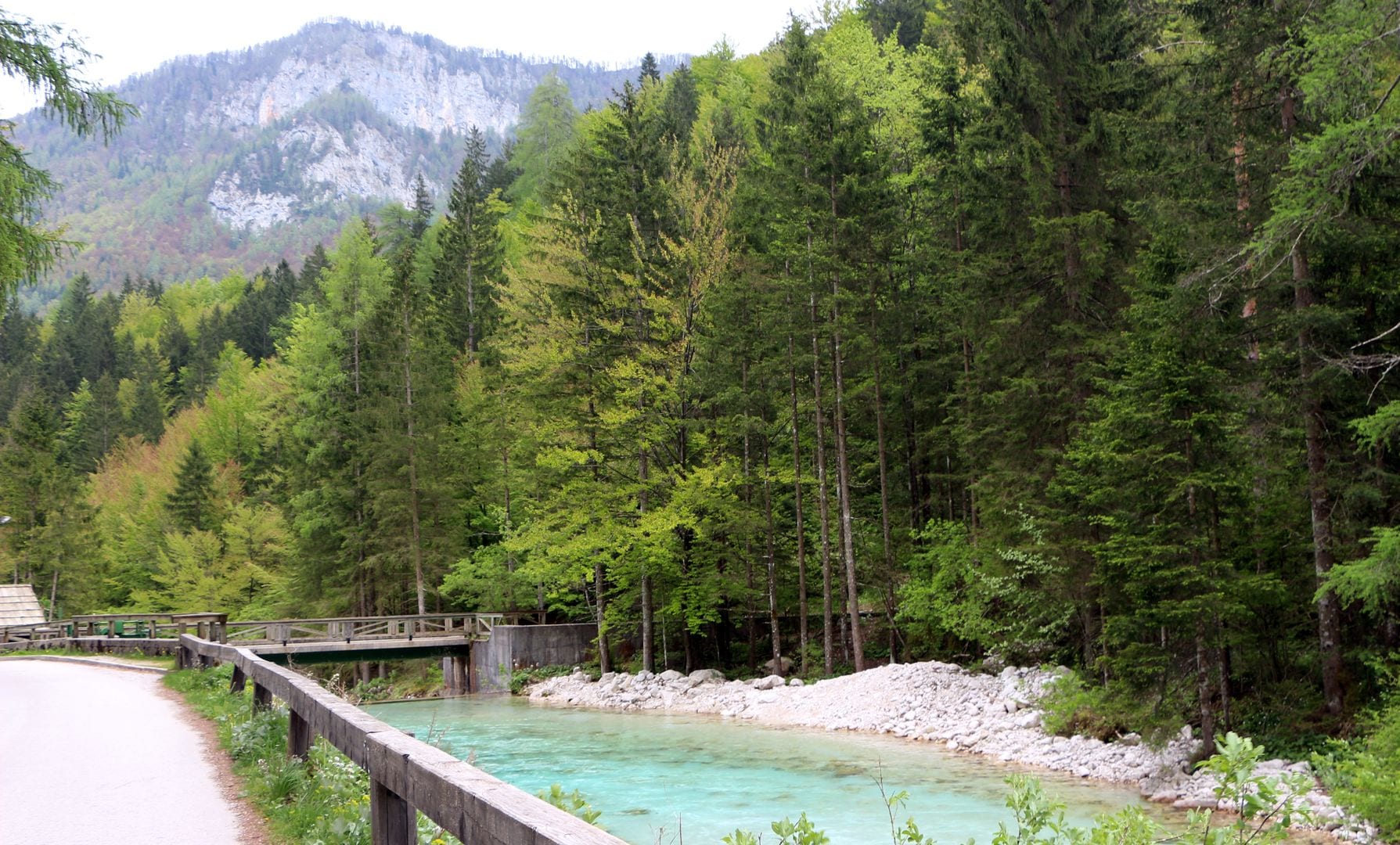 Dicas de segurança essenciais para mulheres viajando sozinhas na Europa Oriental