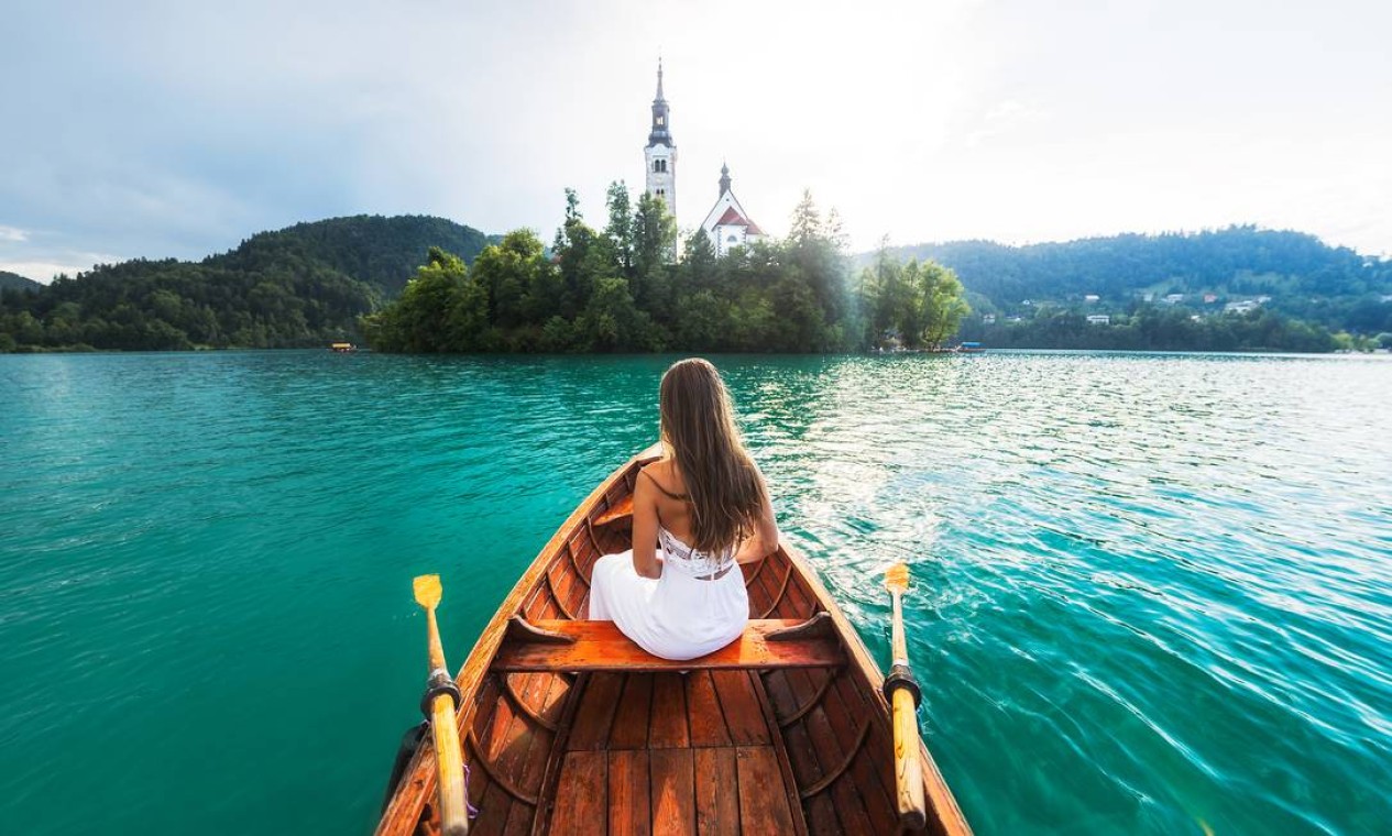 Dicas de segurança essenciais para mulheres viajando sozinhas na Europa Oriental