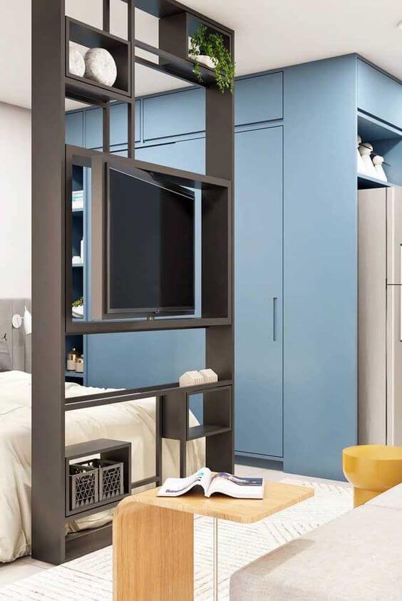 Decoração Inteligente: Usando Cores Claras e Espelhos para Ampliar Espaços Pequenos